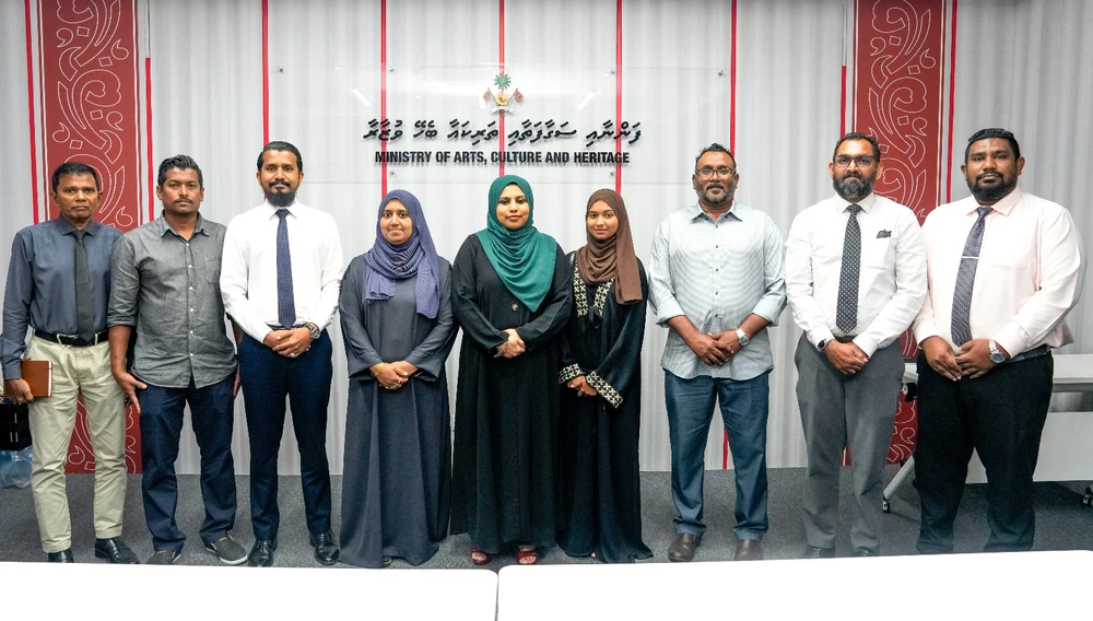 photo for  ވަޒީރު ހީނާ ވަލީދު ބ. ކެންދޫ ކައުންސިލާ ބައްދަލު ކުރެއްވުން 